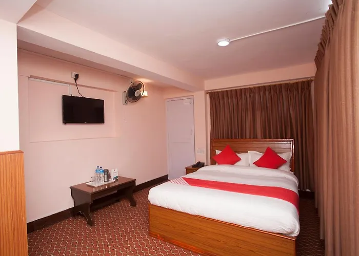 Moon And Restro 酒店